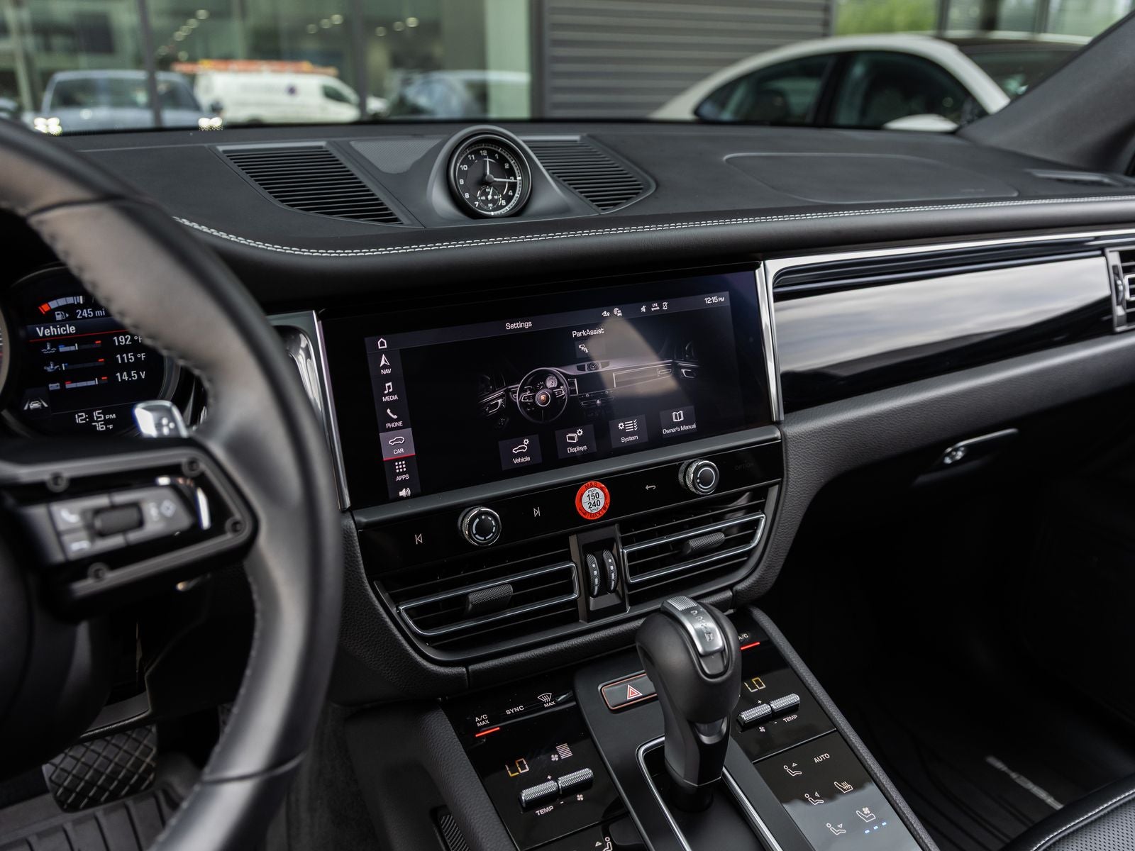 2025 Porsche Macan AWD