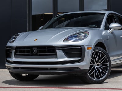 2025 Porsche Macan AWD