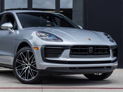 2025 Porsche Macan AWD