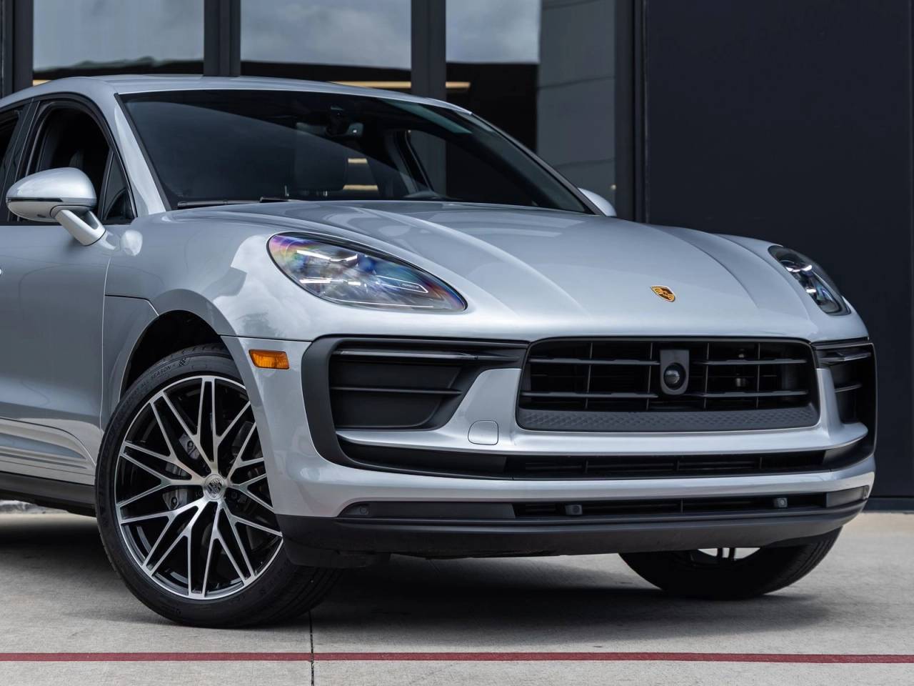 2025 Porsche Macan AWD