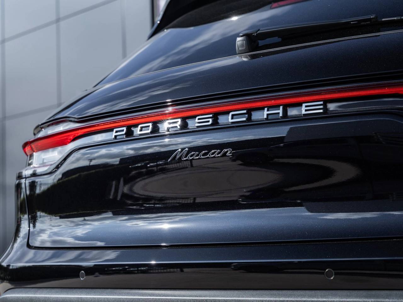 2026 Porsche Macan AWD
