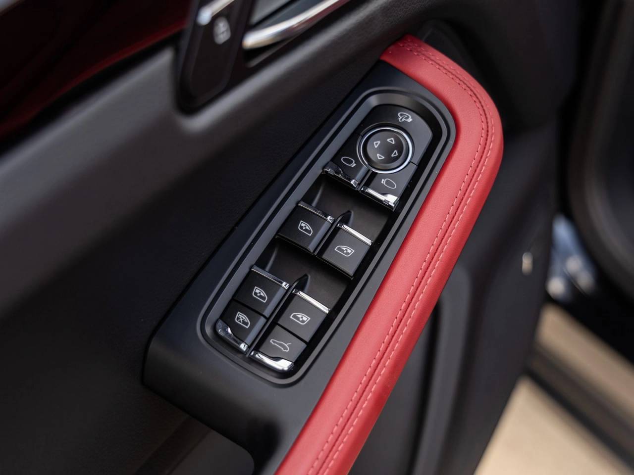 2026 Porsche Macan AWD