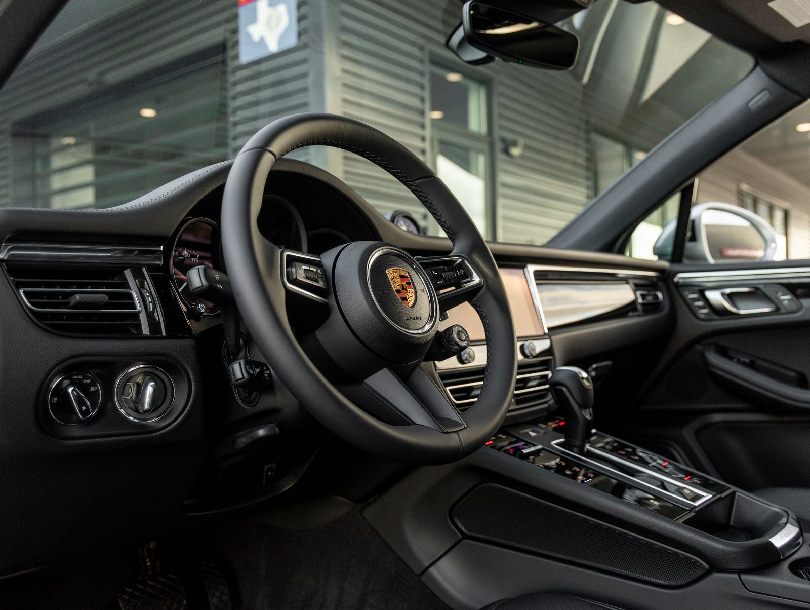 2026 Porsche Macan AWD