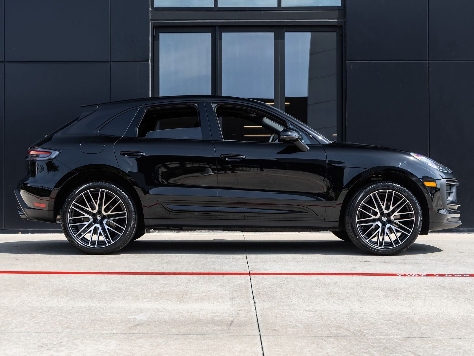 2026 Porsche Macan AWD