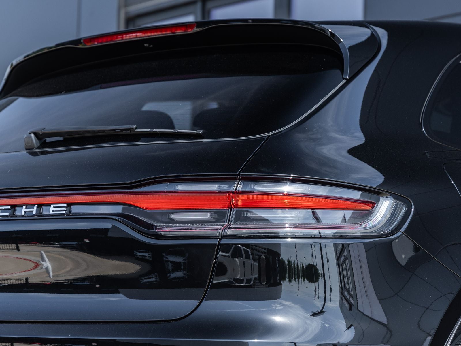 2026 Porsche Macan AWD