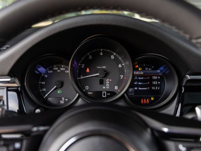 2026 Porsche Macan AWD