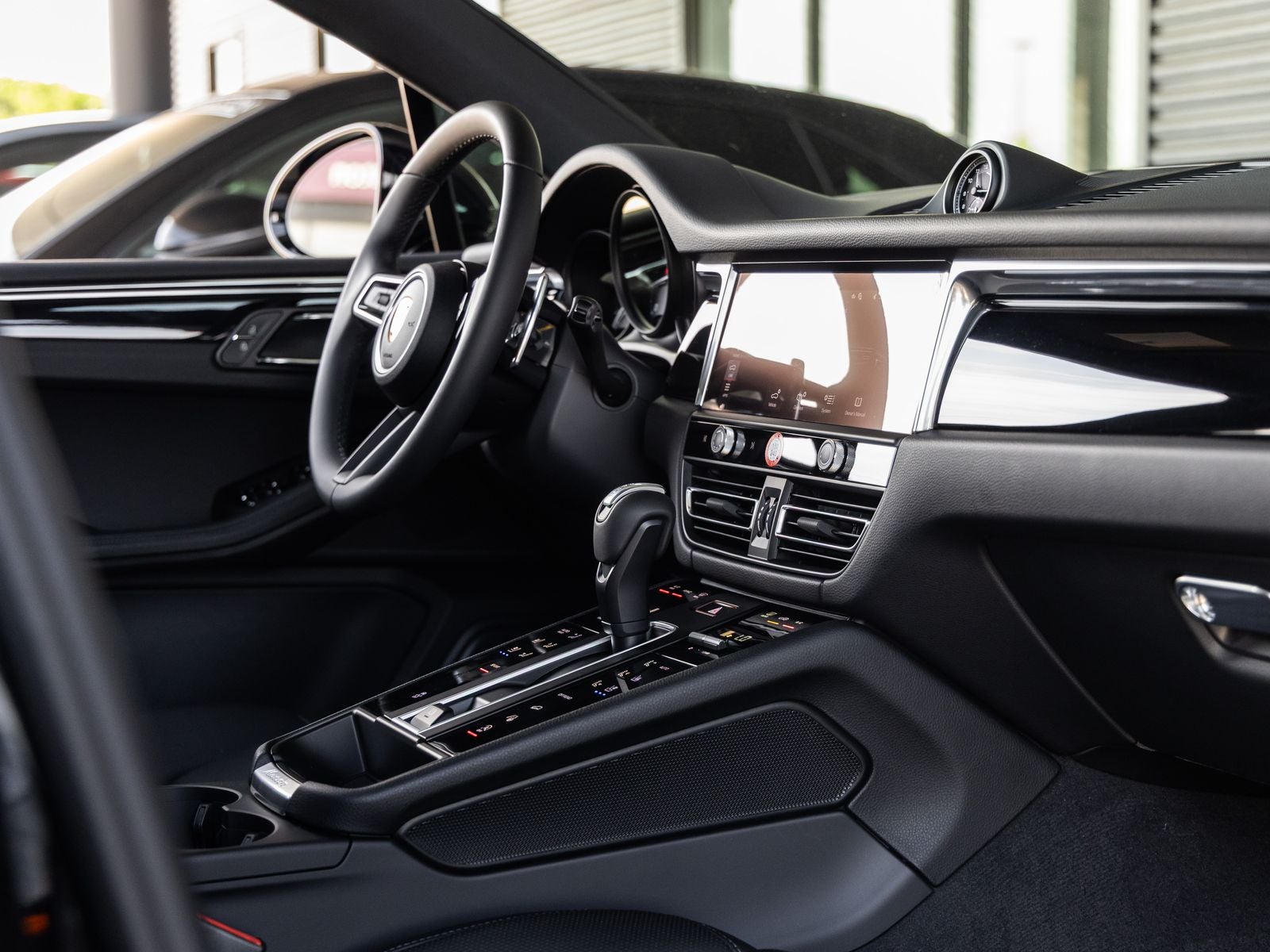 2026 Porsche Macan AWD