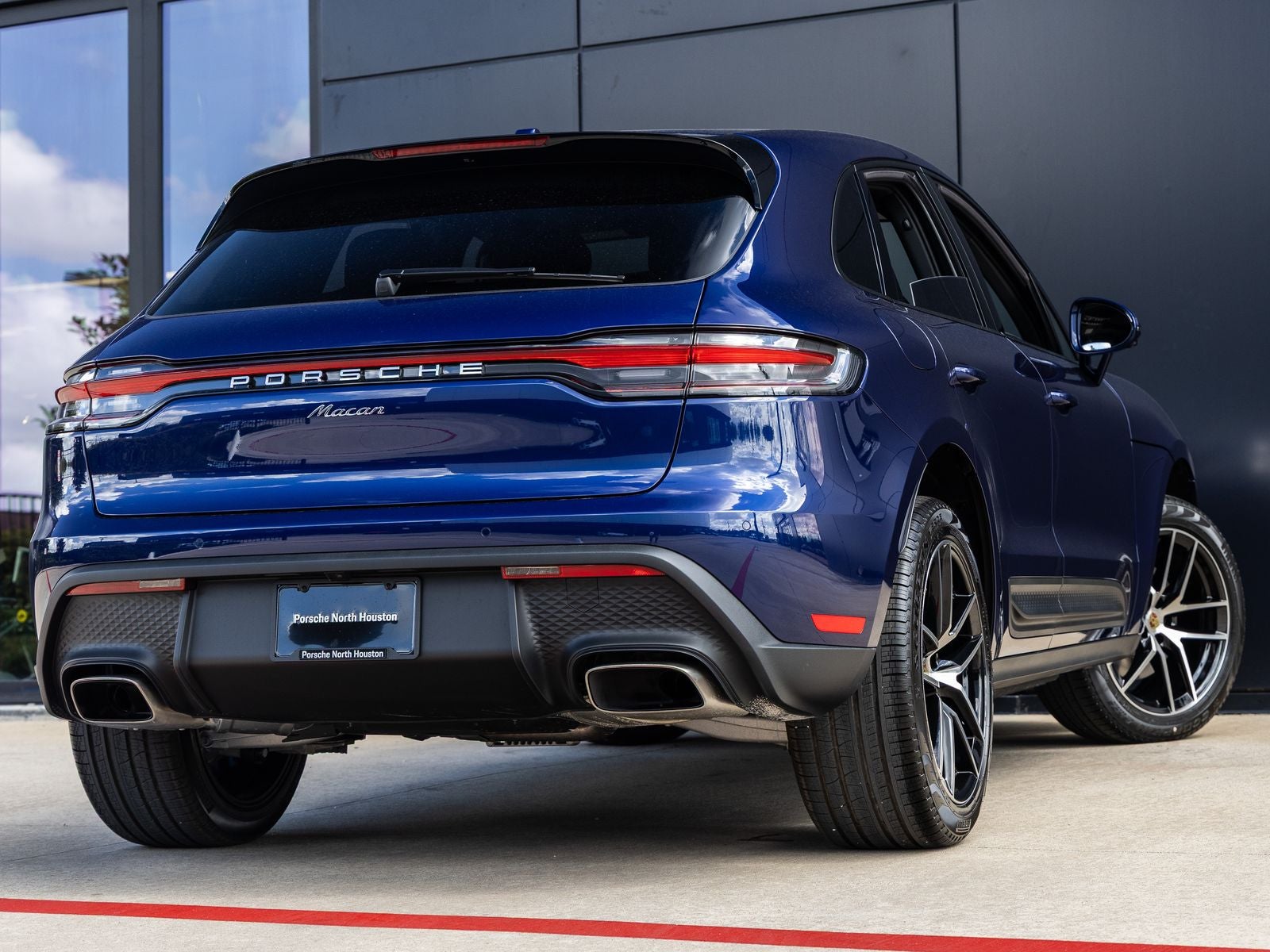 2026 Porsche Macan AWD