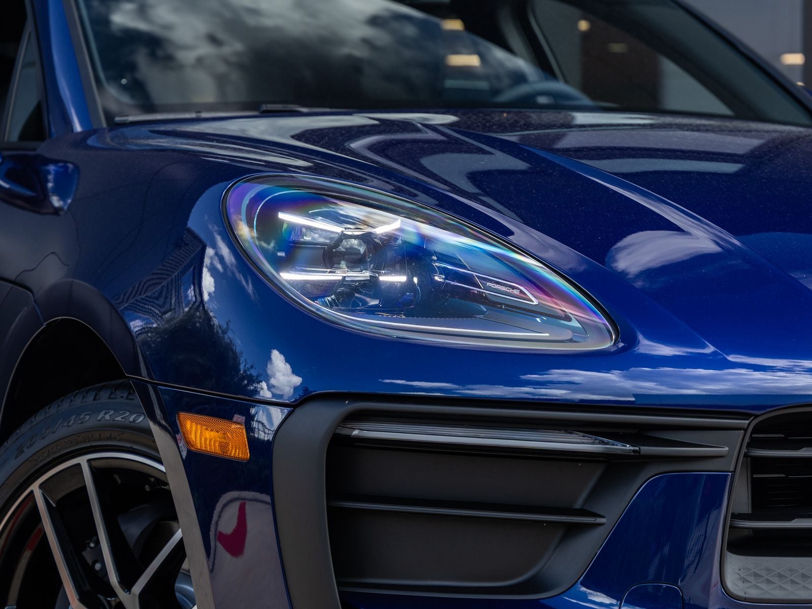 2026 Porsche Macan AWD