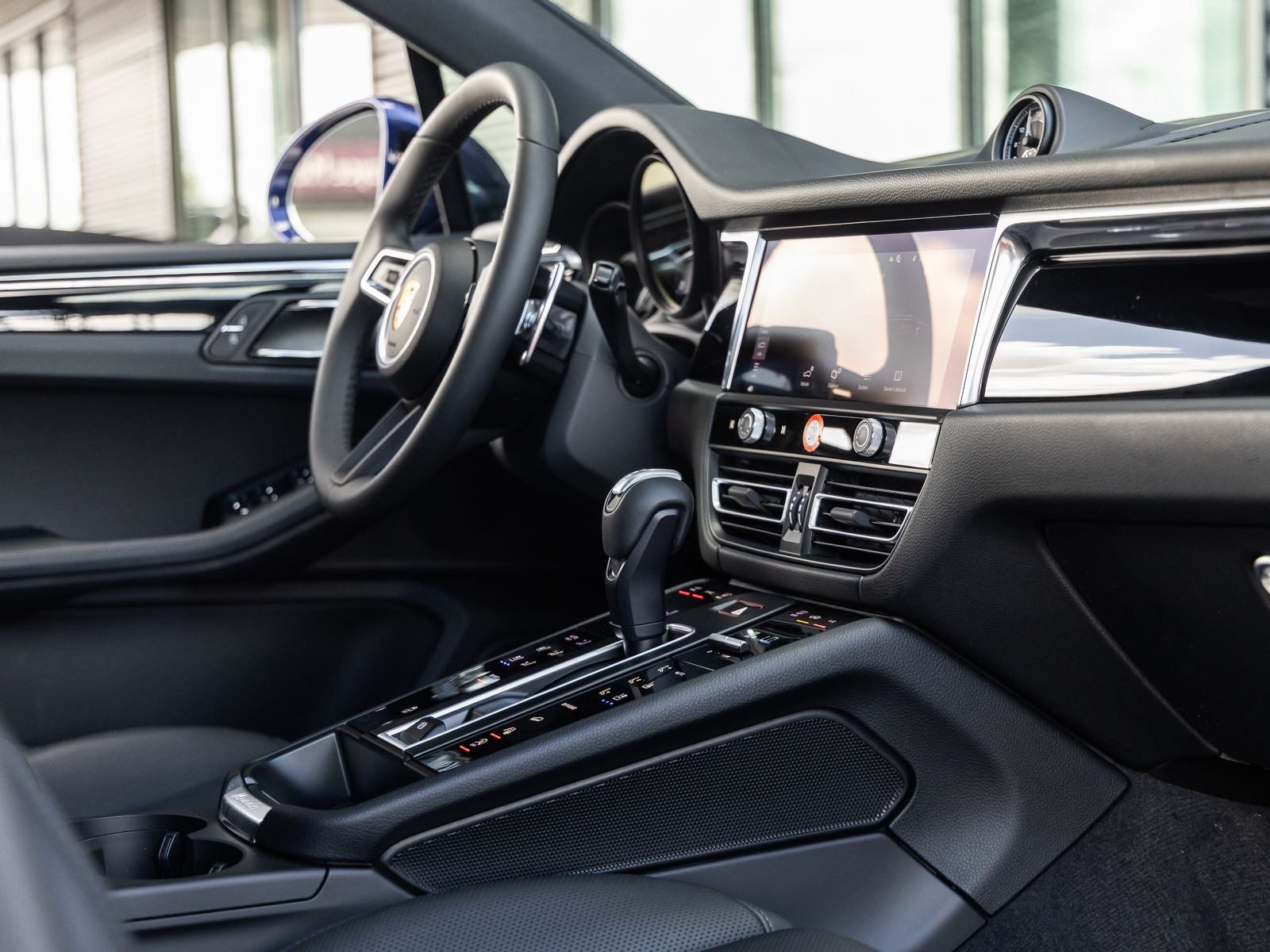 2026 Porsche Macan AWD