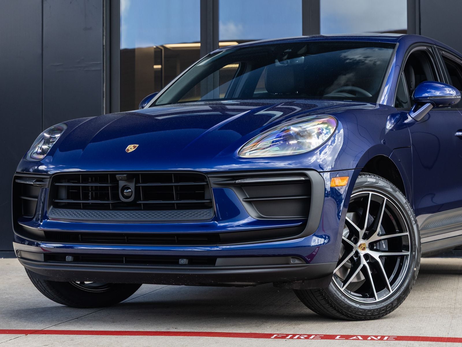 2026 Porsche Macan AWD