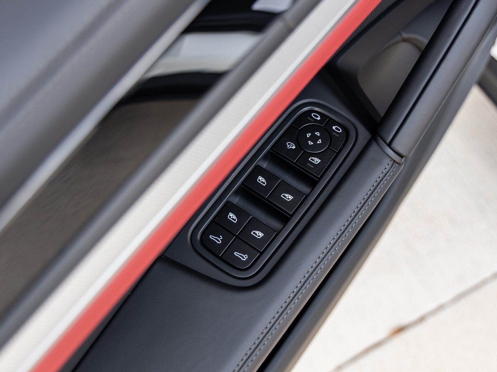 2025 Porsche Cayenne Base