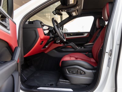 2025 Porsche Cayenne Base