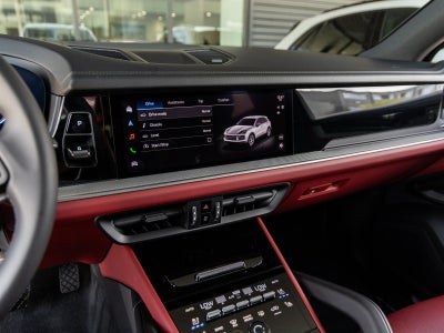 2025 Porsche Cayenne Base