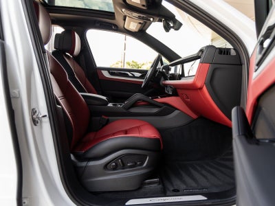 2025 Porsche Cayenne Base