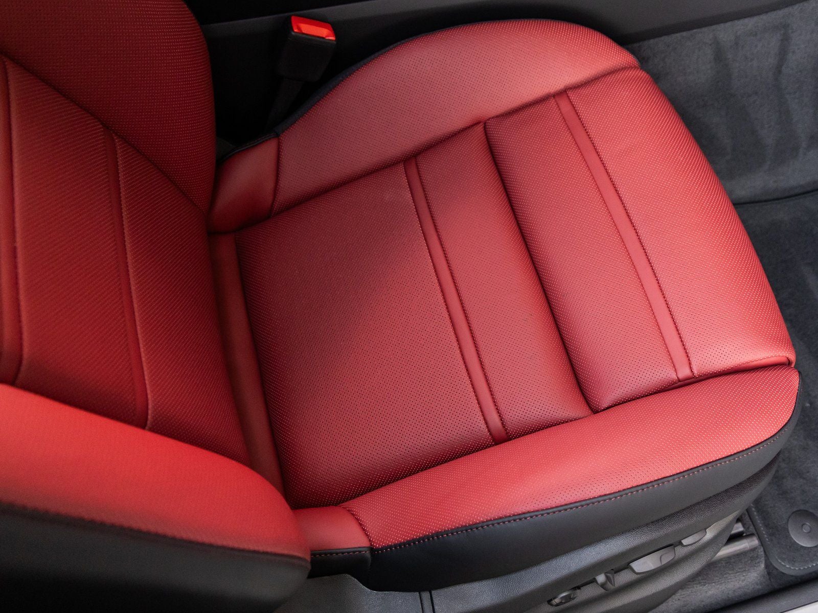2025 Porsche Cayenne Base