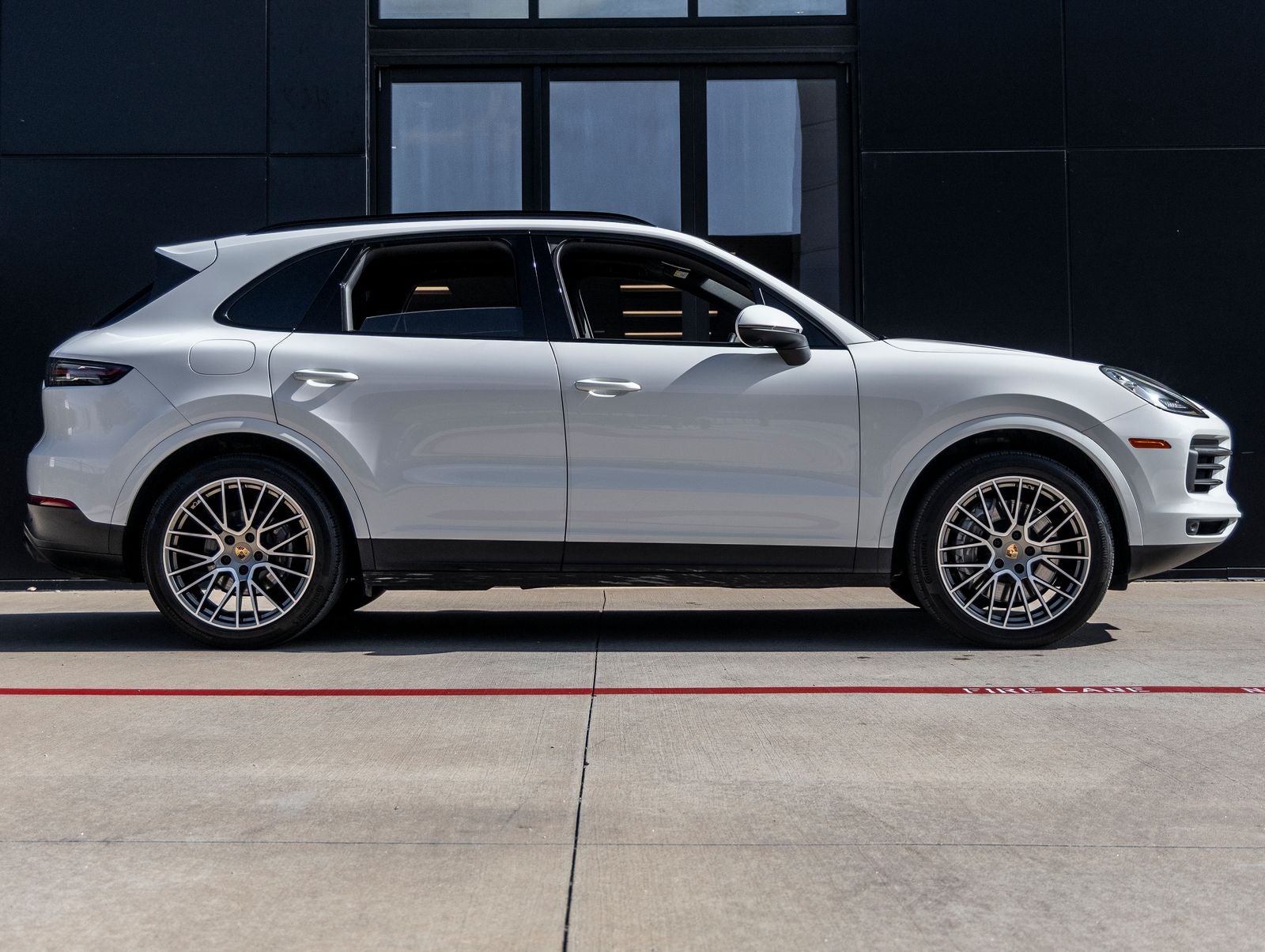 2023 Porsche Cayenne Cayenne Platinum Edition