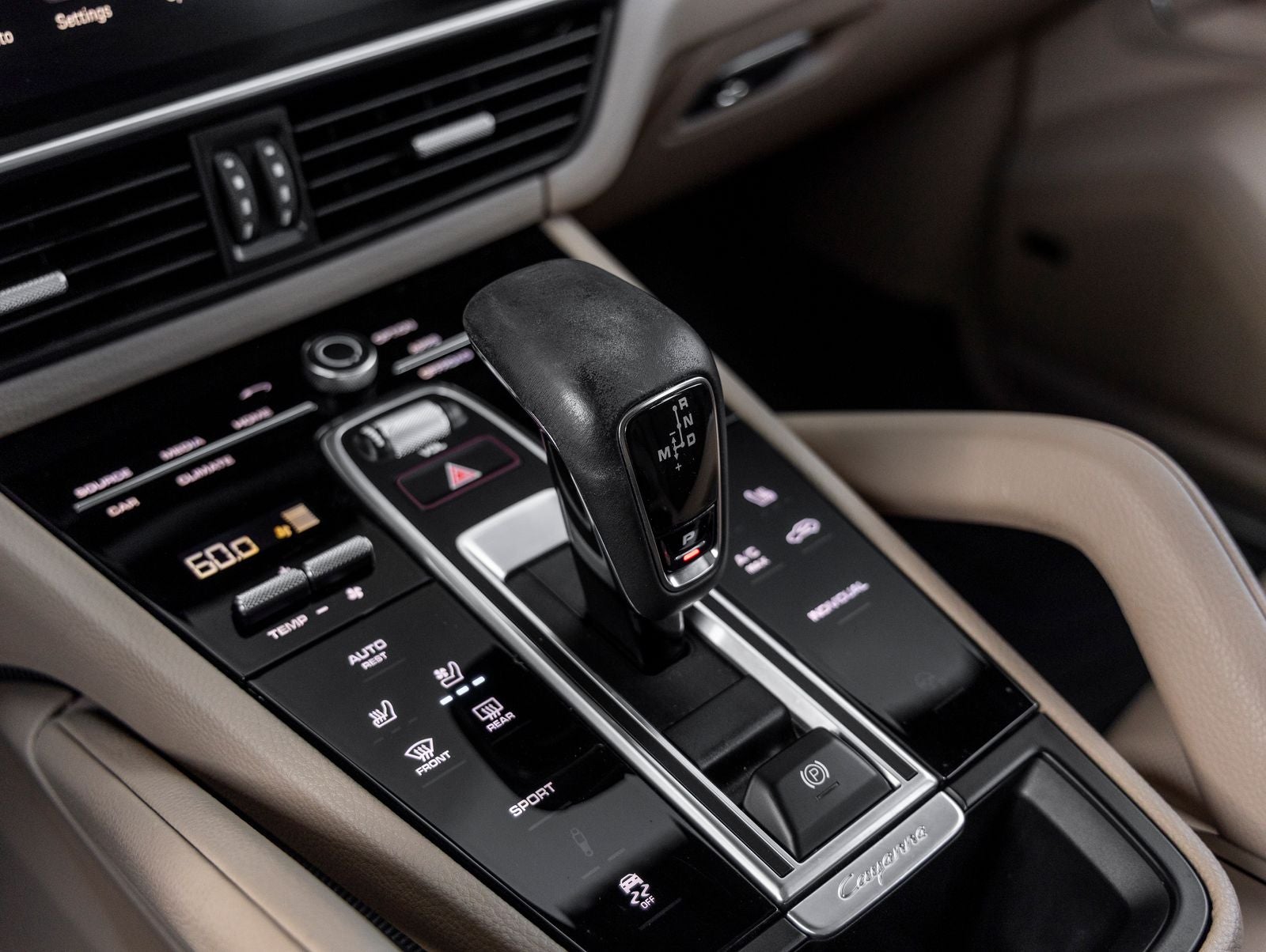 2023 Porsche Cayenne Cayenne Platinum Edition