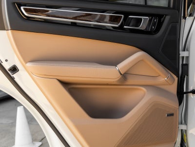 2023 Porsche Cayenne Cayenne Platinum Edition