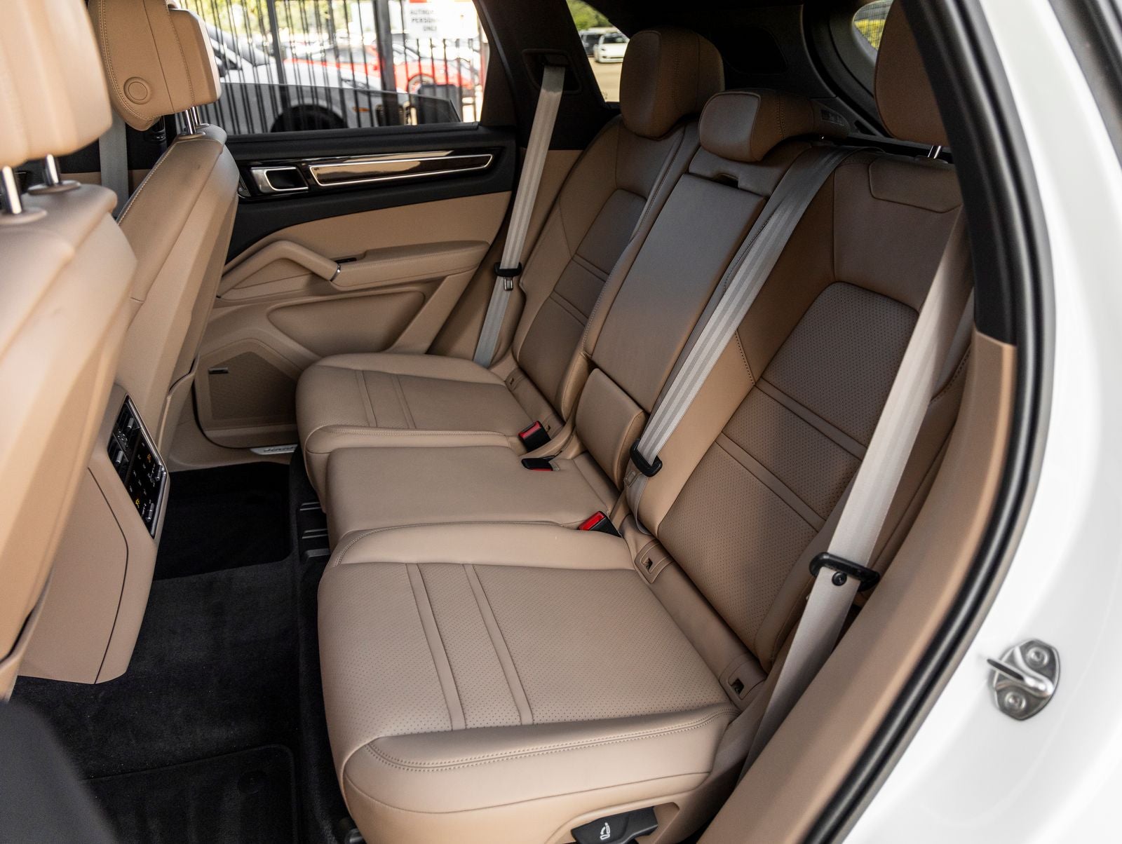 2023 Porsche Cayenne Cayenne Platinum Edition