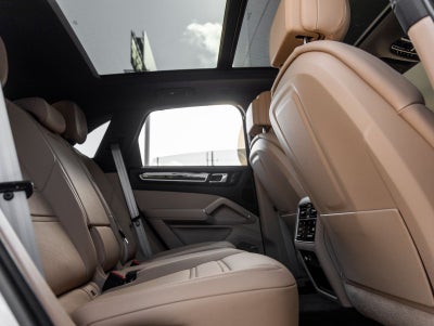 2023 Porsche Cayenne Cayenne Platinum Edition