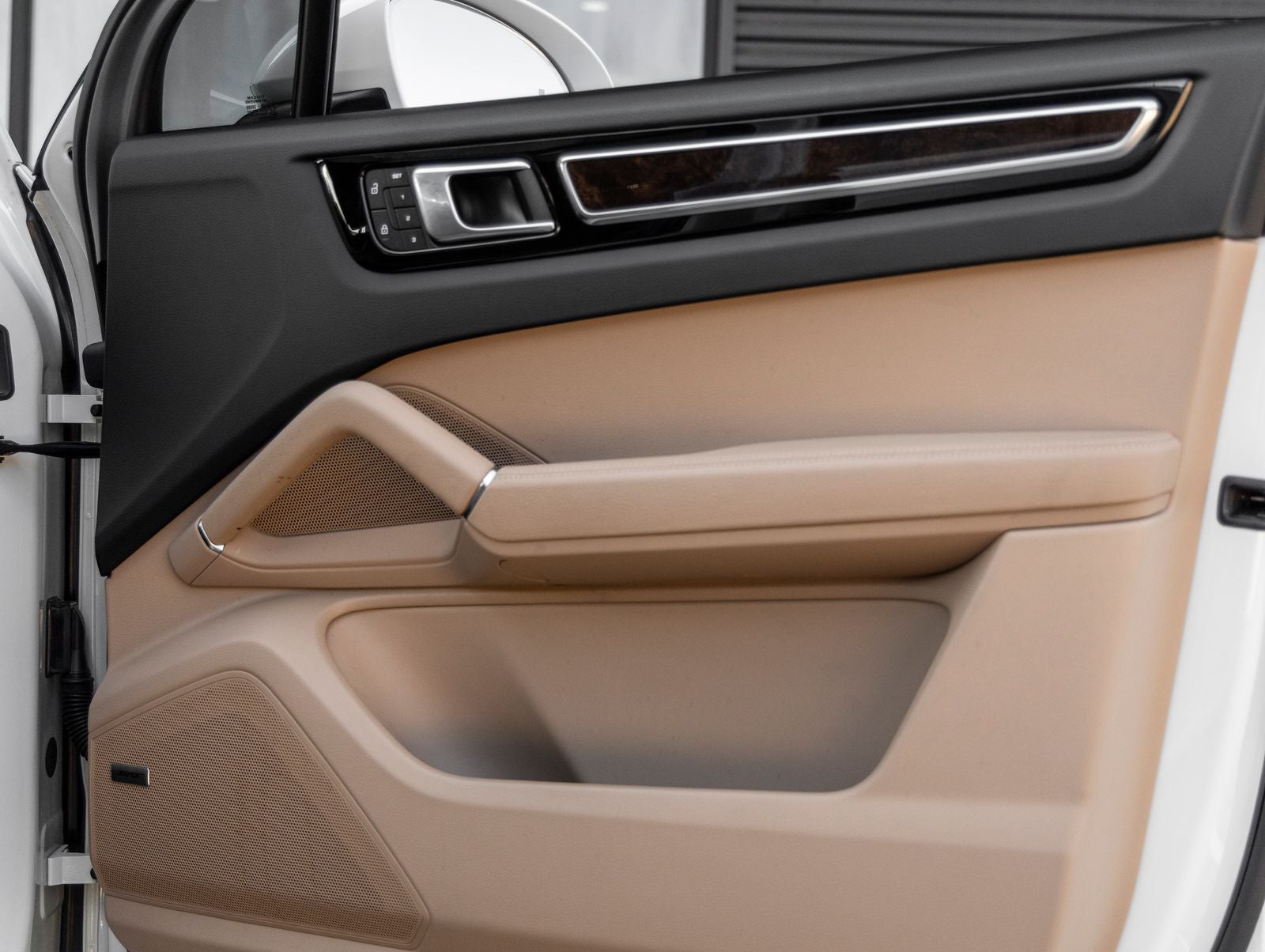 2023 Porsche Cayenne Cayenne Platinum Edition