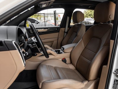 2023 Porsche Cayenne Cayenne Platinum Edition