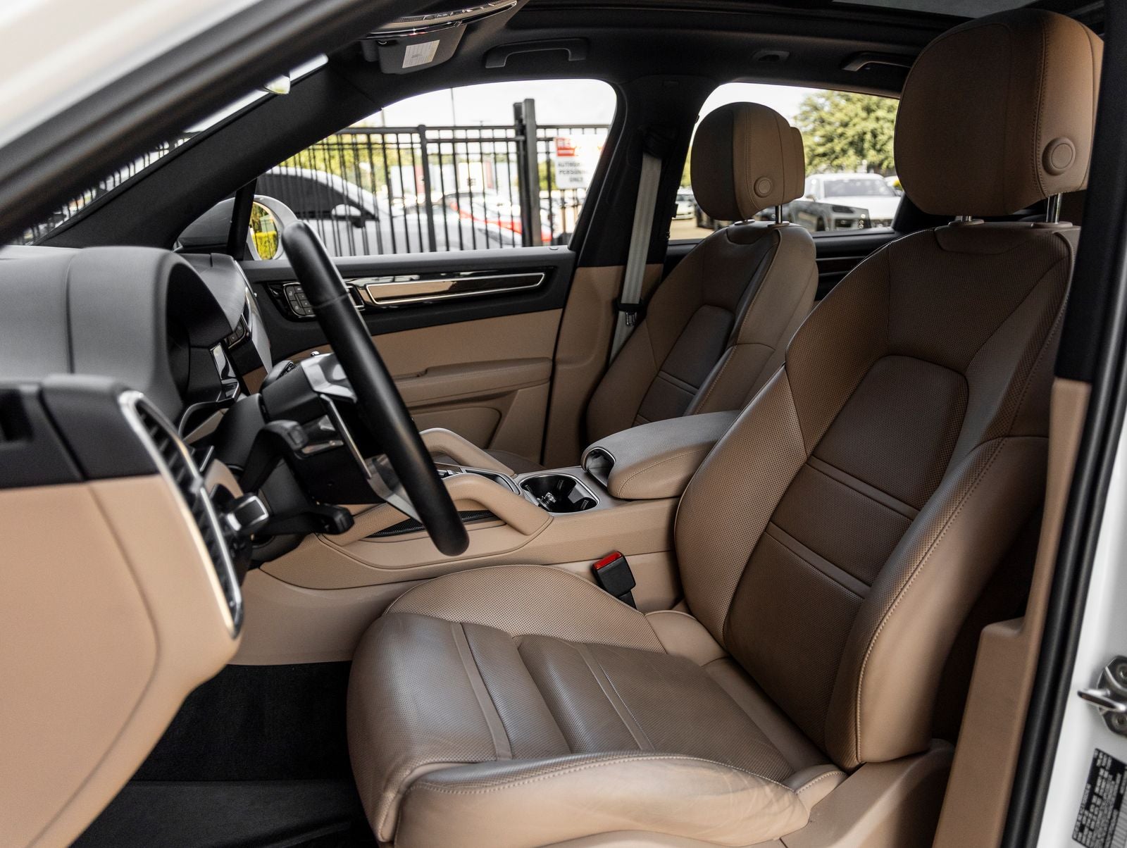 2023 Porsche Cayenne Cayenne Platinum Edition