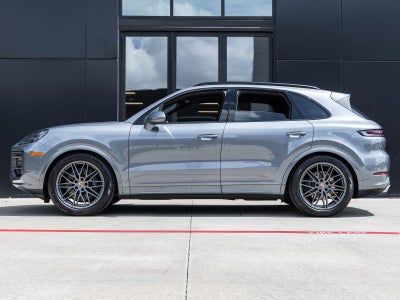 2026 Porsche Cayenne AWD