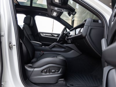 2026 Porsche Cayenne AWD