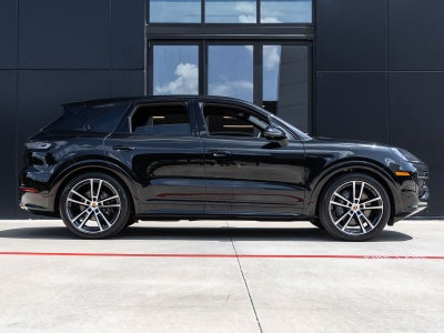 2026 Porsche Cayenne AWD