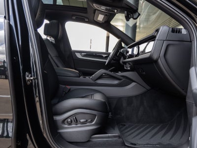 2026 Porsche Cayenne AWD
