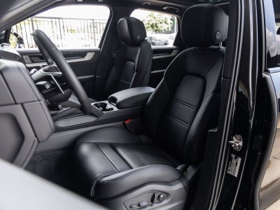 2026 Porsche Cayenne AWD