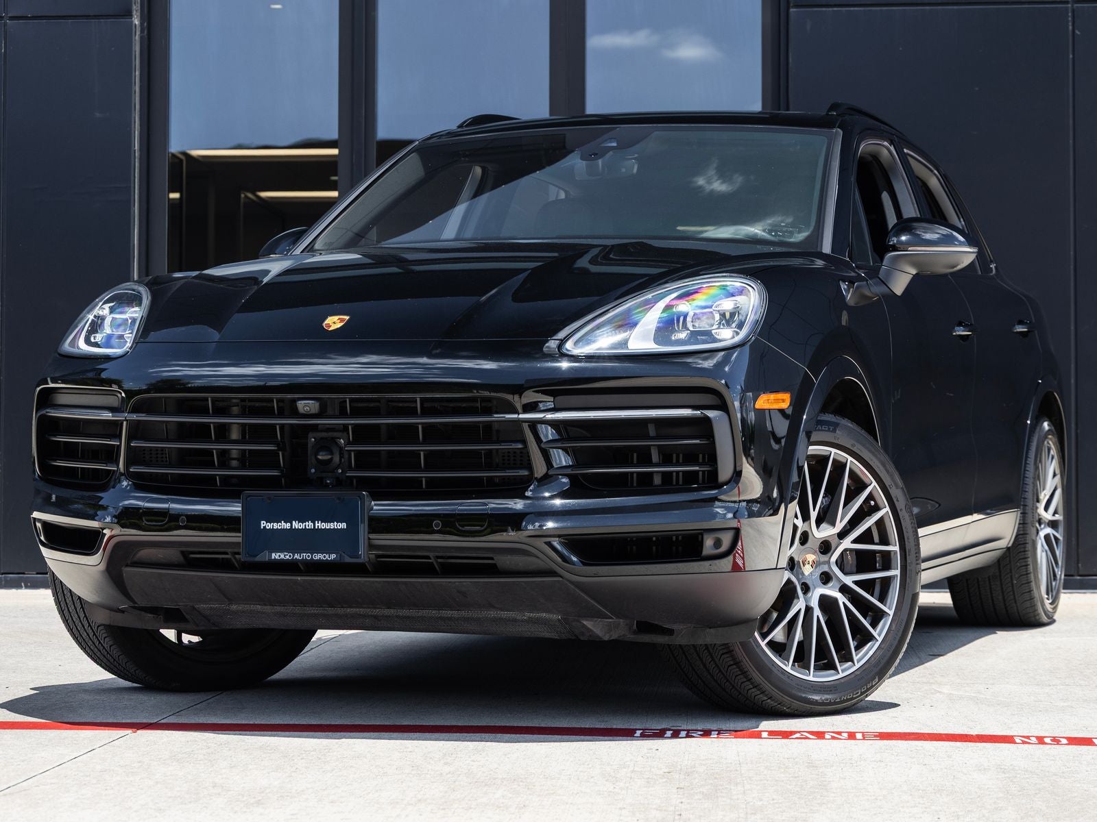 2023 Porsche Cayenne Platinum Edition's photo