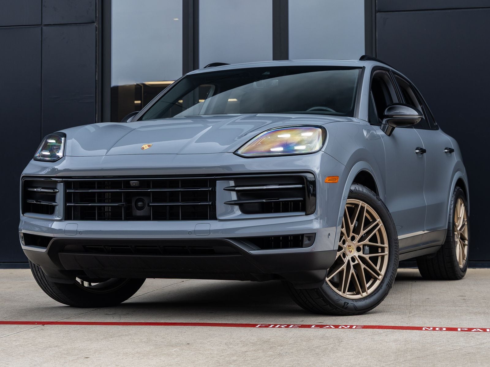 2024 Porsche Cayenne -'s photo