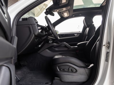 2026 Porsche Cayenne AWD