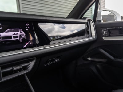 2026 Porsche Cayenne AWD