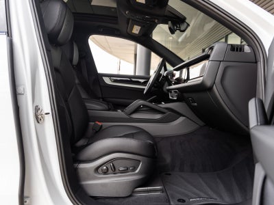 2026 Porsche Cayenne AWD