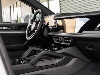 2026 Porsche Cayenne AWD