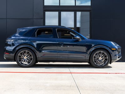 2025 Porsche Cayenne AWD