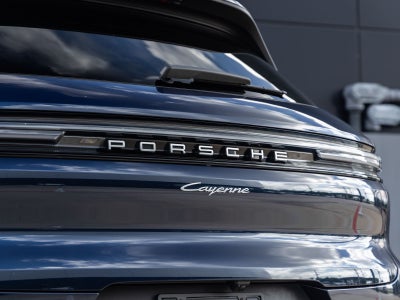 2025 Porsche Cayenne AWD