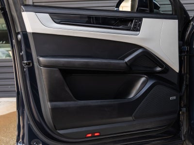 2025 Porsche Cayenne AWD