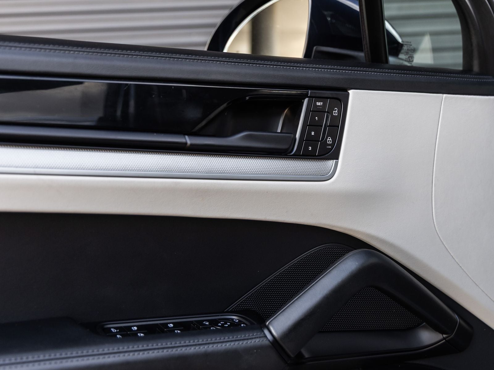 2025 Porsche Cayenne AWD