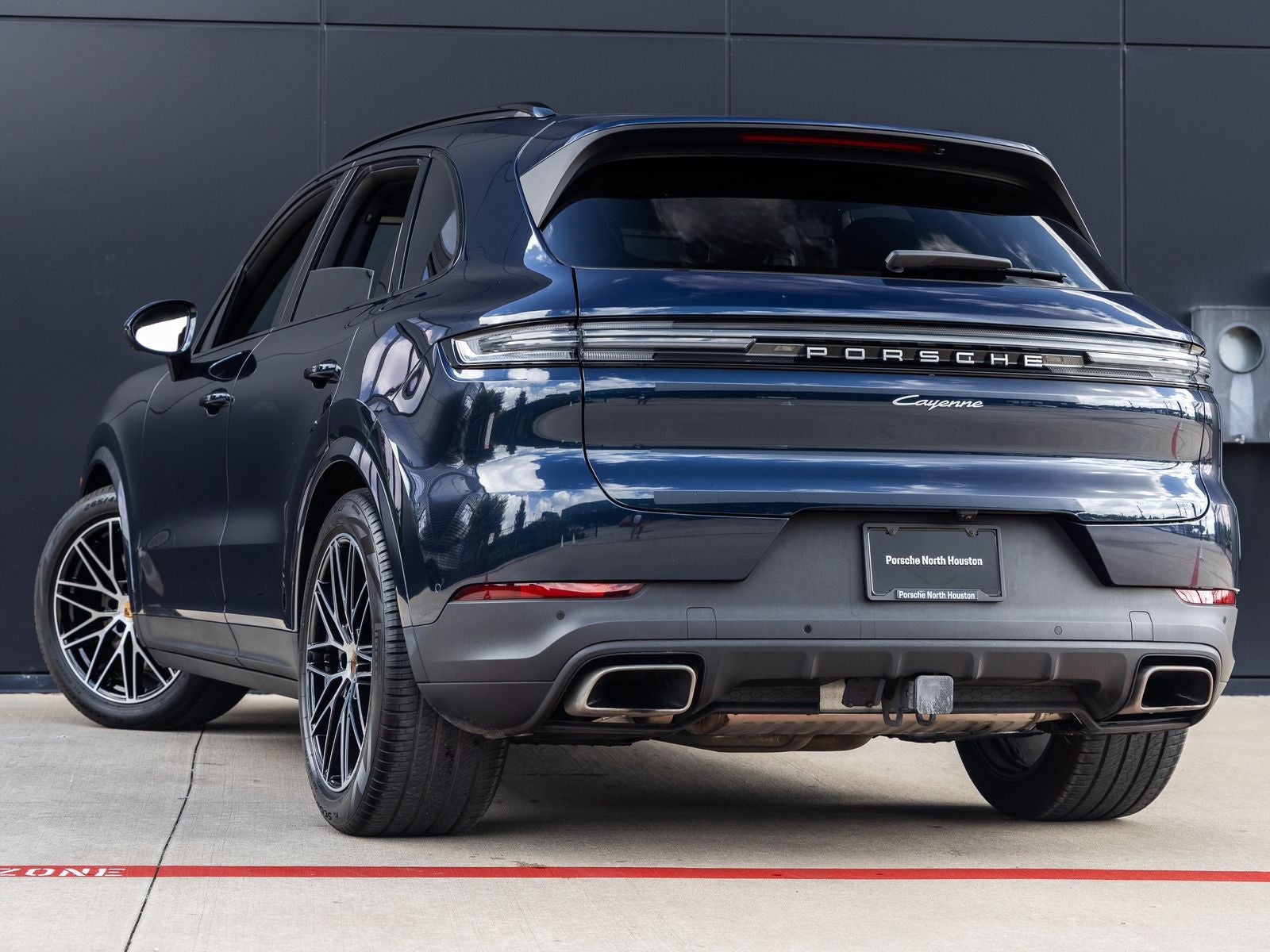 2025 Porsche Cayenne AWD