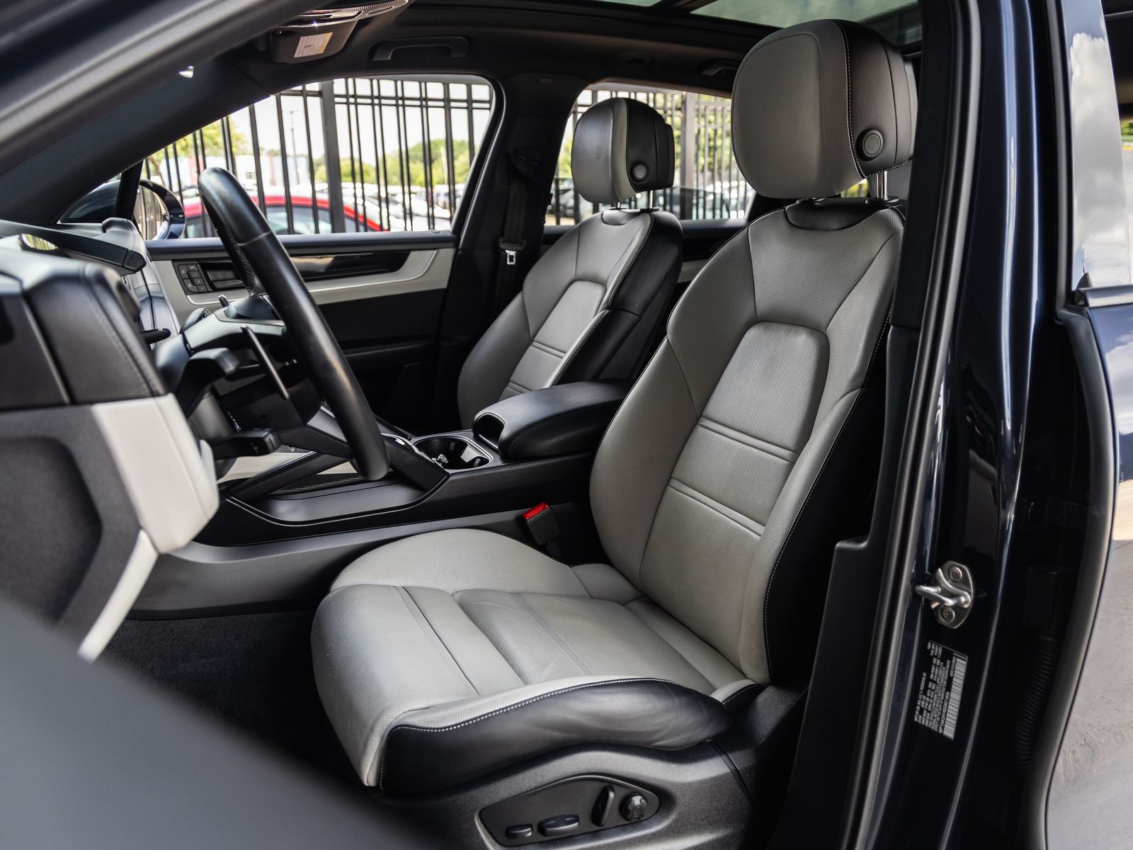 2025 Porsche Cayenne AWD