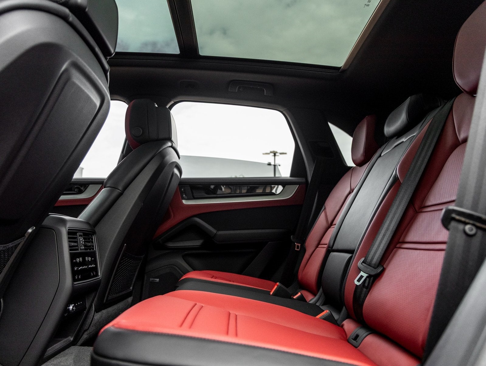 2025 Porsche Cayenne AWD