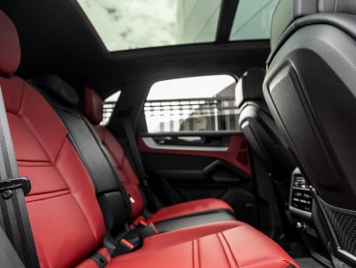 2025 Porsche Cayenne AWD