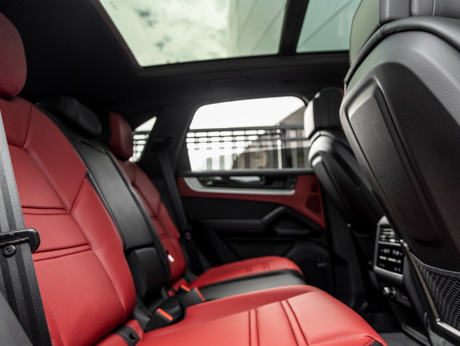 2025 Porsche Cayenne AWD