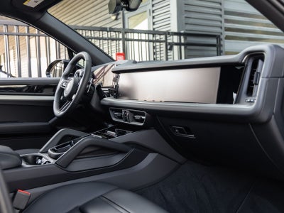 2026 Porsche Cayenne AWD