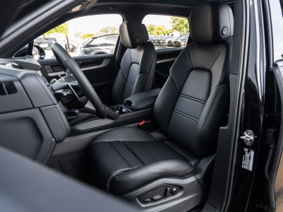 2026 Porsche Cayenne AWD